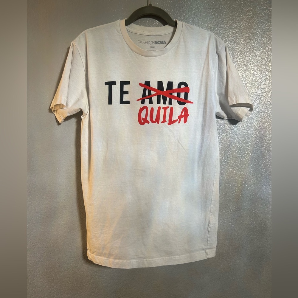 Women’s white black red graphic T-shirt size small